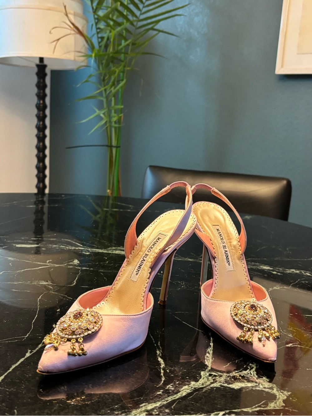 Preloved Manolo Blahnik (US 7.5 EUR38) - Picture 11 of 16